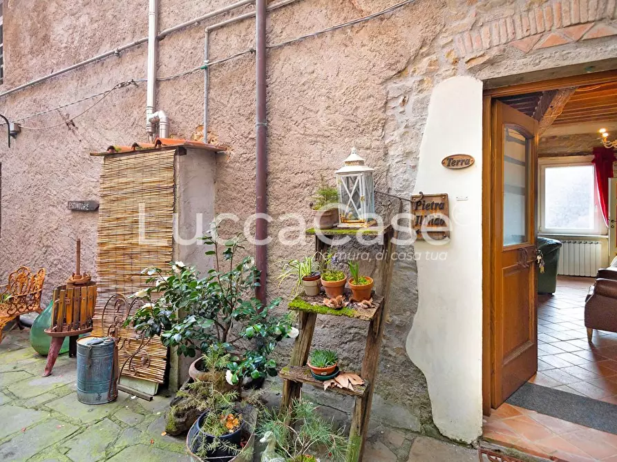 Immagine 42 di Casa colonica in vendita  a Villa Basilica