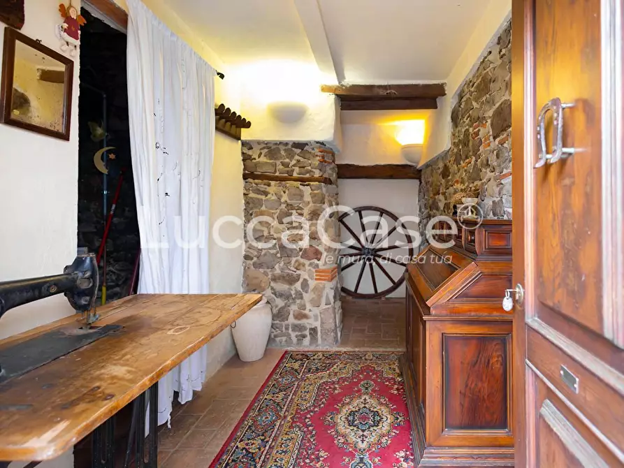 Immagine 11 di Casa colonica in vendita  a Villa Basilica