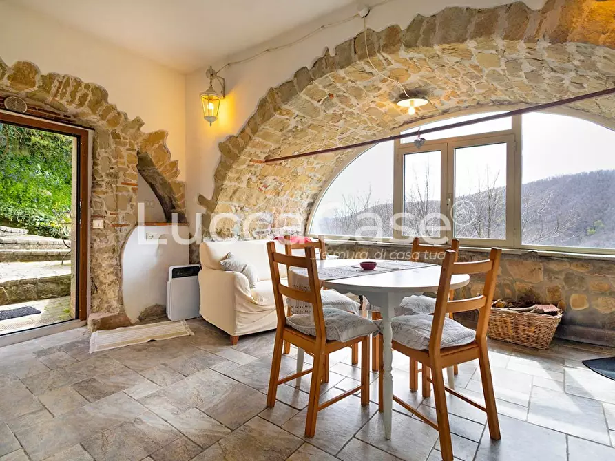 Immagine 1 di Casa colonica in vendita  a Villa Basilica