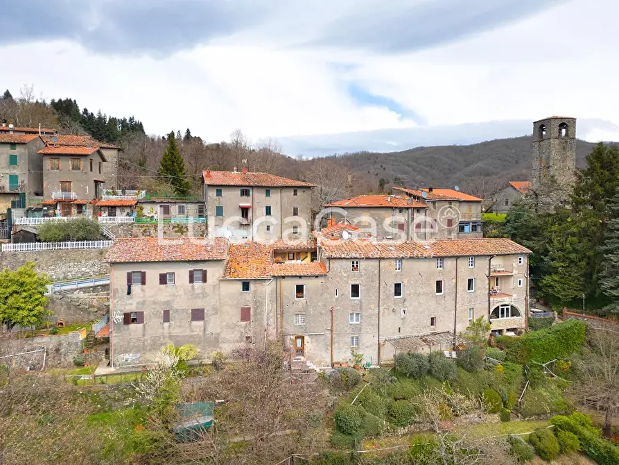 Immagine 49 di Casa colonica in vendita  a Villa Basilica