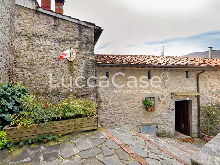 Immagine 48 di Casa colonica in vendita  a Villa Basilica