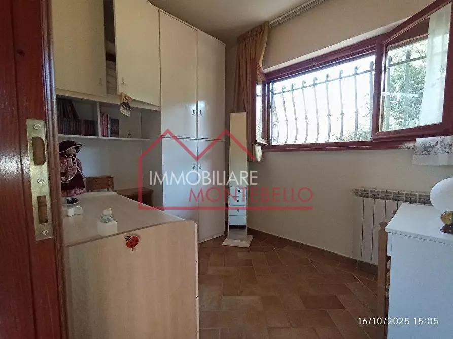 Immagine 5 di Villa in vendita  a Camaiore