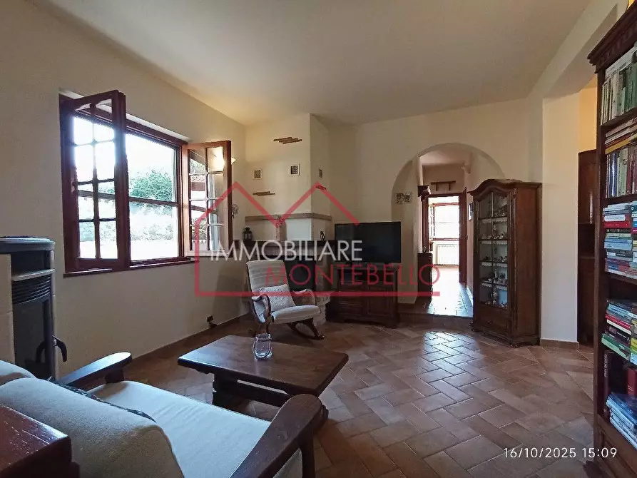 Immagine 24 di Villa in vendita  a Camaiore
