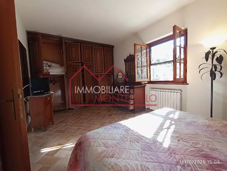 Immagine 22 di Villa in vendita  a Camaiore