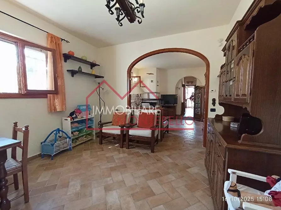 Immagine 18 di Villa in vendita  a Camaiore