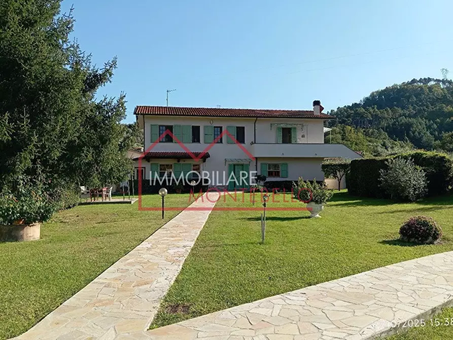 Immagine 60 di Villa in vendita  a Camaiore