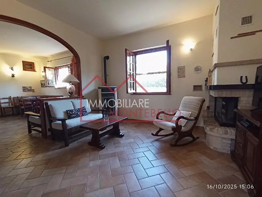 Immagine 7 di Villa in vendita  a Camaiore