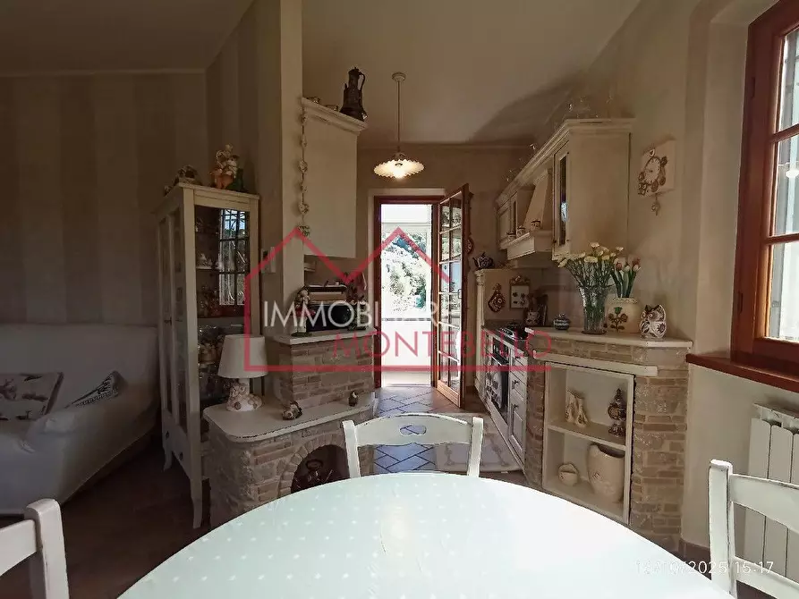 Immagine 50 di Villa in vendita  a Camaiore