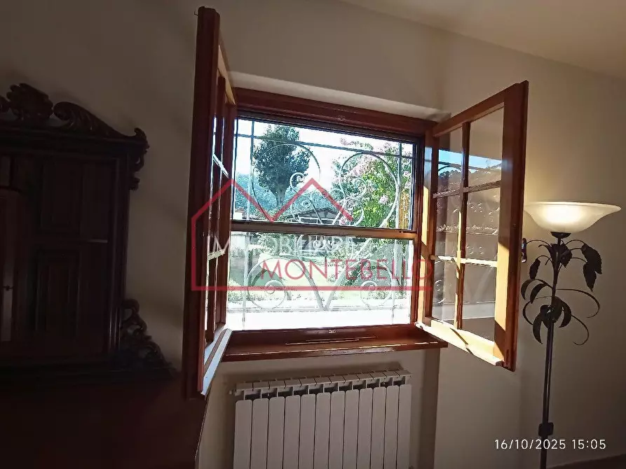 Immagine 4 di Villa in vendita  a Camaiore