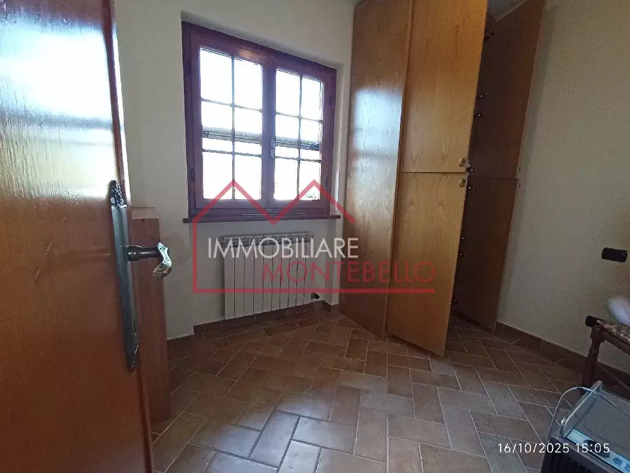 Immagine 6 di Villa in vendita  a Camaiore