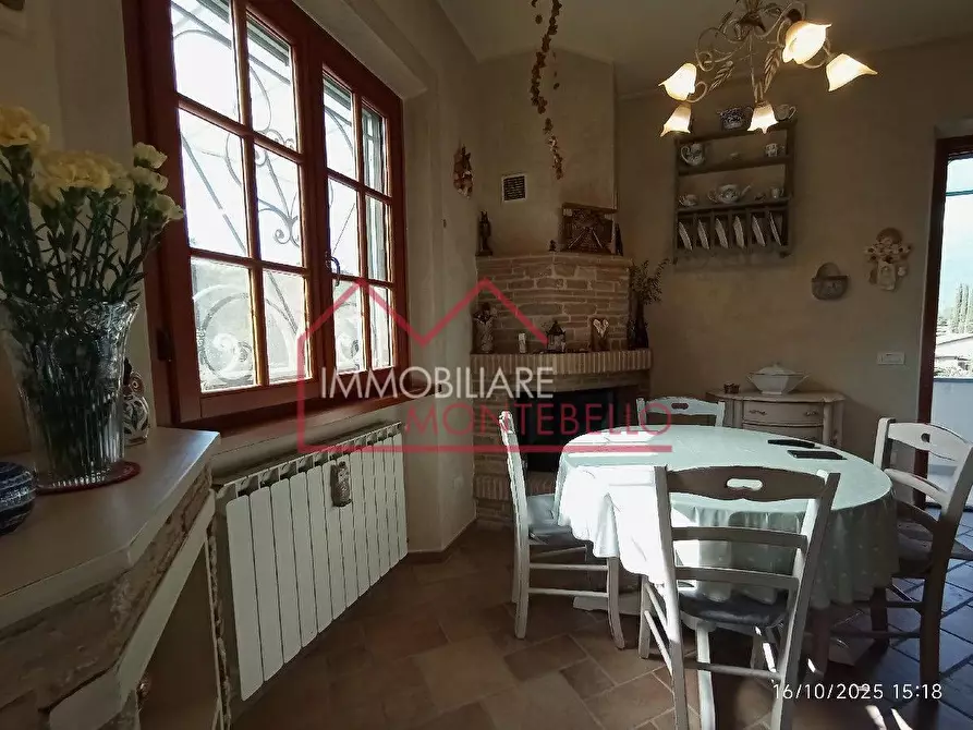 Immagine 52 di Villa in vendita  a Camaiore