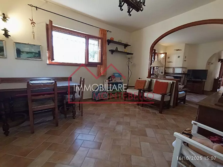 Immagine 16 di Villa in vendita  a Camaiore