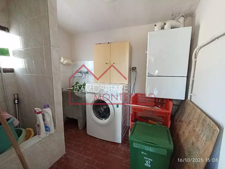 Immagine 20 di Villa in vendita  a Camaiore