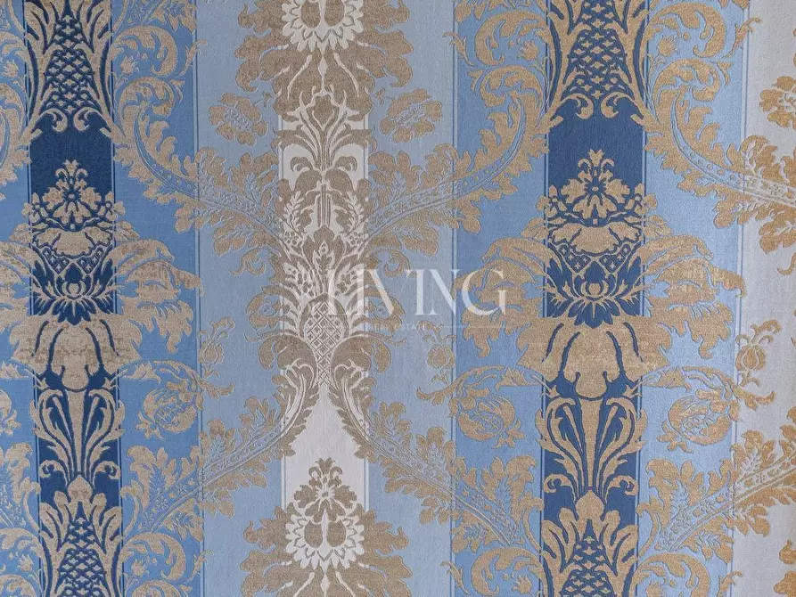 Immagine 36 di Appartamento in vendita  a Lucca