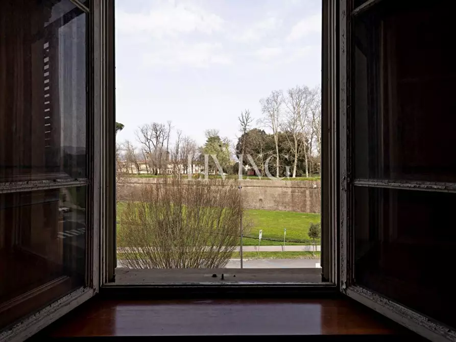 Immagine 6 di Appartamento in vendita  a Lucca