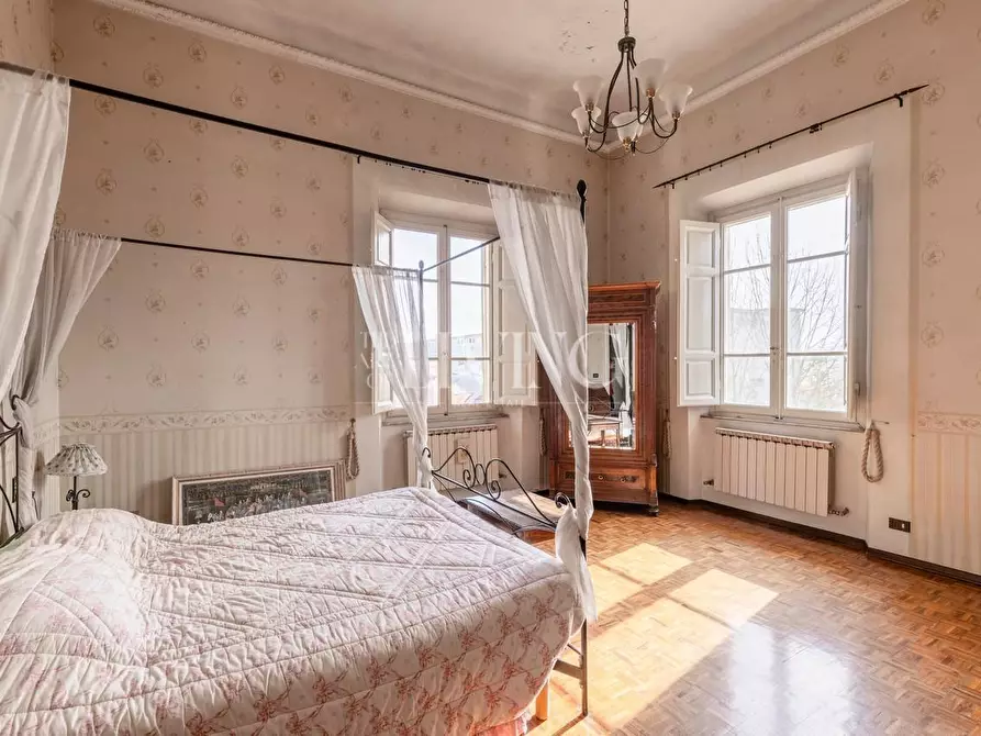 Immagine 13 di Appartamento in vendita  a Lucca