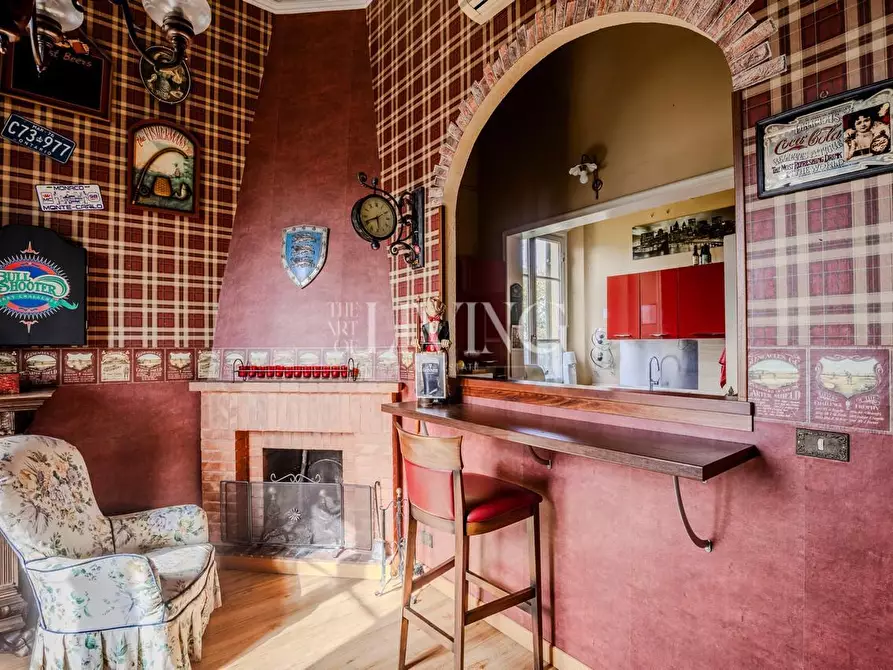 Immagine 11 di Appartamento in vendita  a Lucca