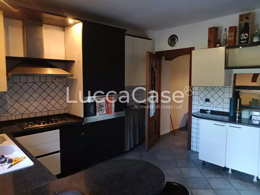 Immagine 10 di Casa colonica in vendita  a Cecina