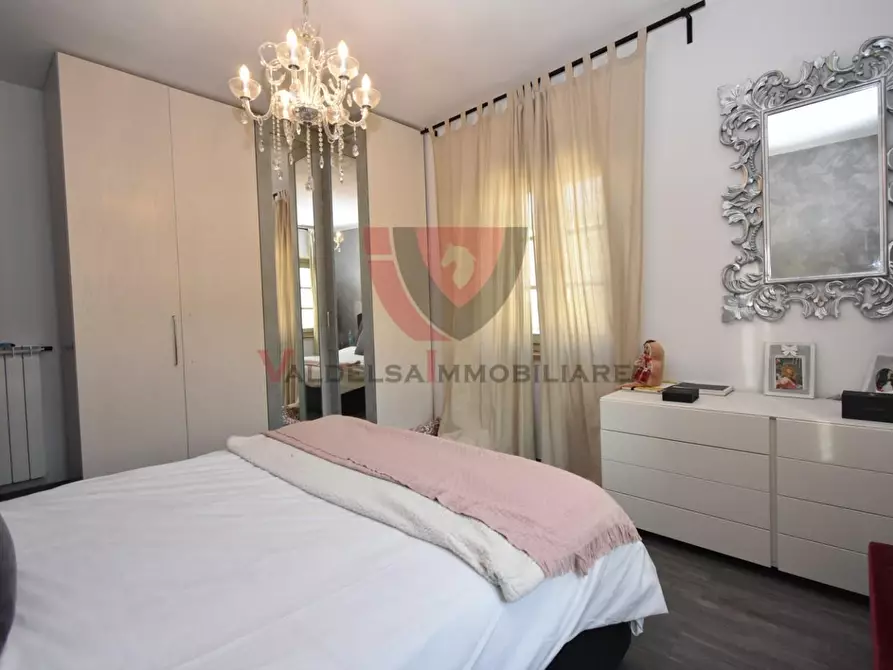 Immagine 15 di Appartamento in vendita  a Colle Di Val D'elsa