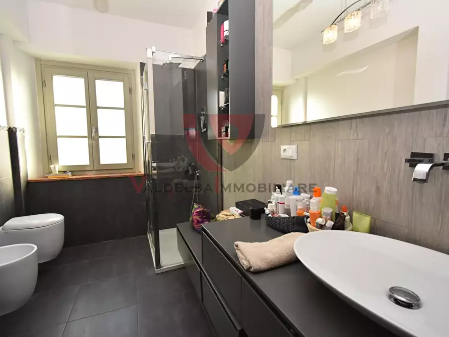 Immagine 23 di Appartamento in vendita  a Colle Di Val D'elsa