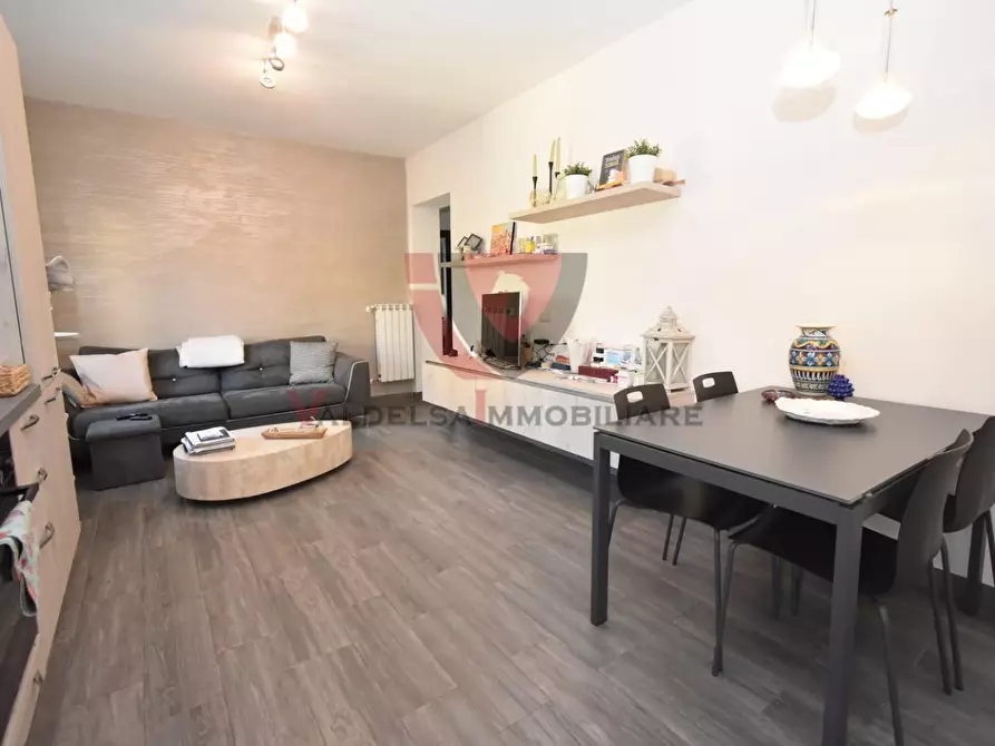 Immagine 3 di Appartamento in vendita  a Colle Di Val D'elsa