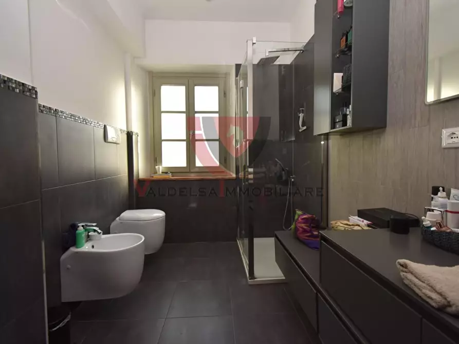 Immagine 21 di Appartamento in vendita  a Colle Di Val D'elsa