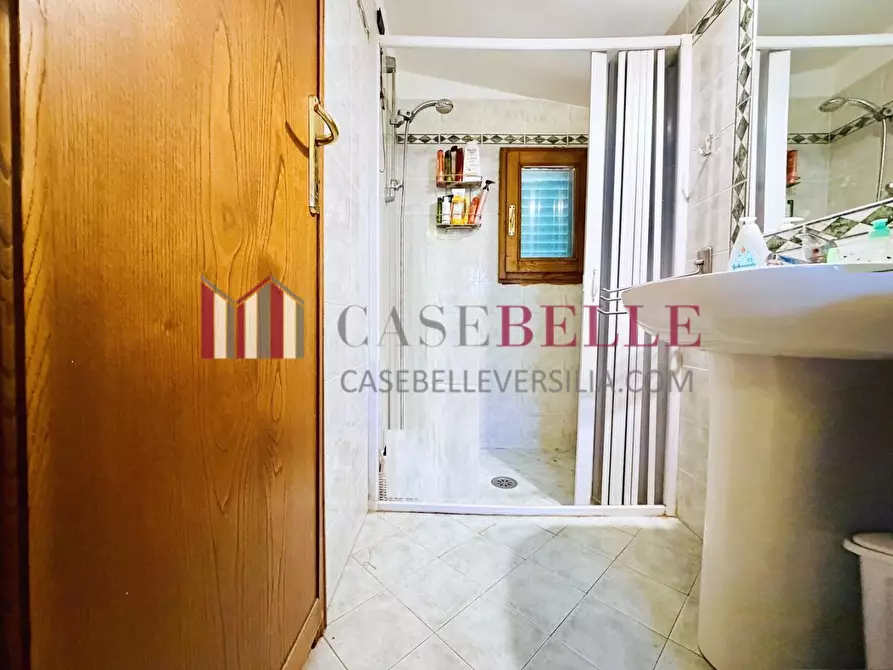 Immagine 12 di Casa semindipendente in vendita  a Camaiore