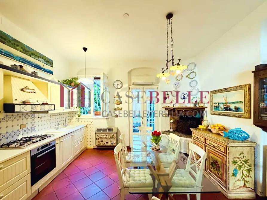 Immagine 5 di Casa semindipendente in affitto  a Forte Dei Marmi