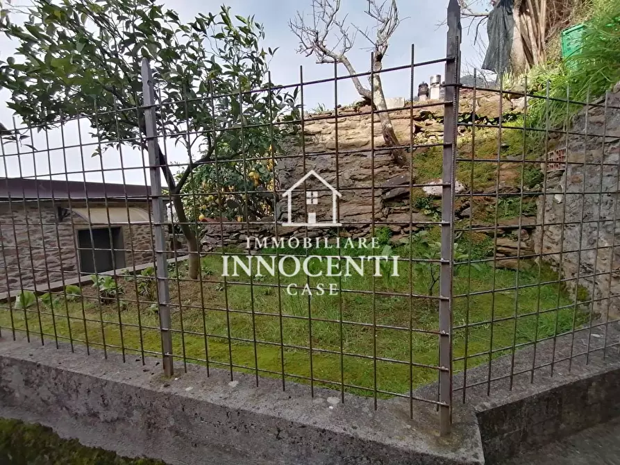 Immagine 27 di Porzione di casa in vendita  a Massa