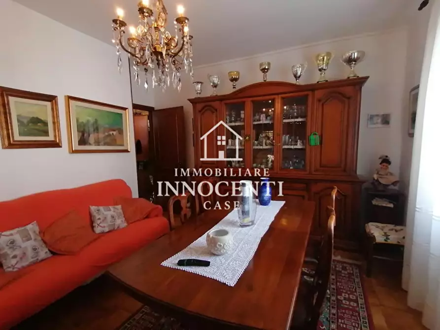 Immagine 11 di Porzione di casa in vendita  a Massa