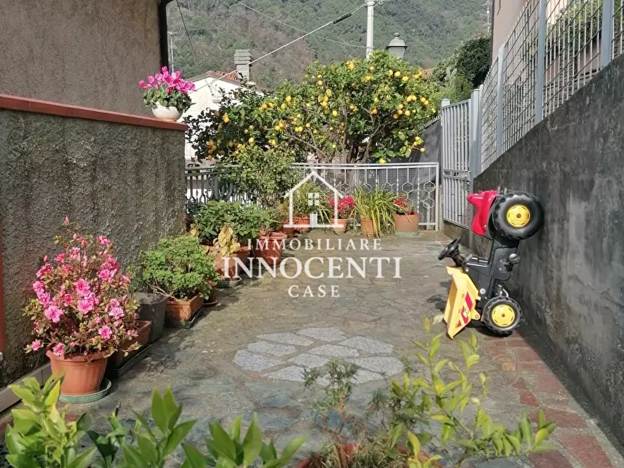 Immagine 6 di Porzione di casa in vendita  a Massa