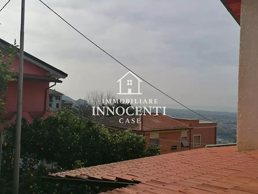 Immagine 5 di Porzione di casa in vendita  a Massa