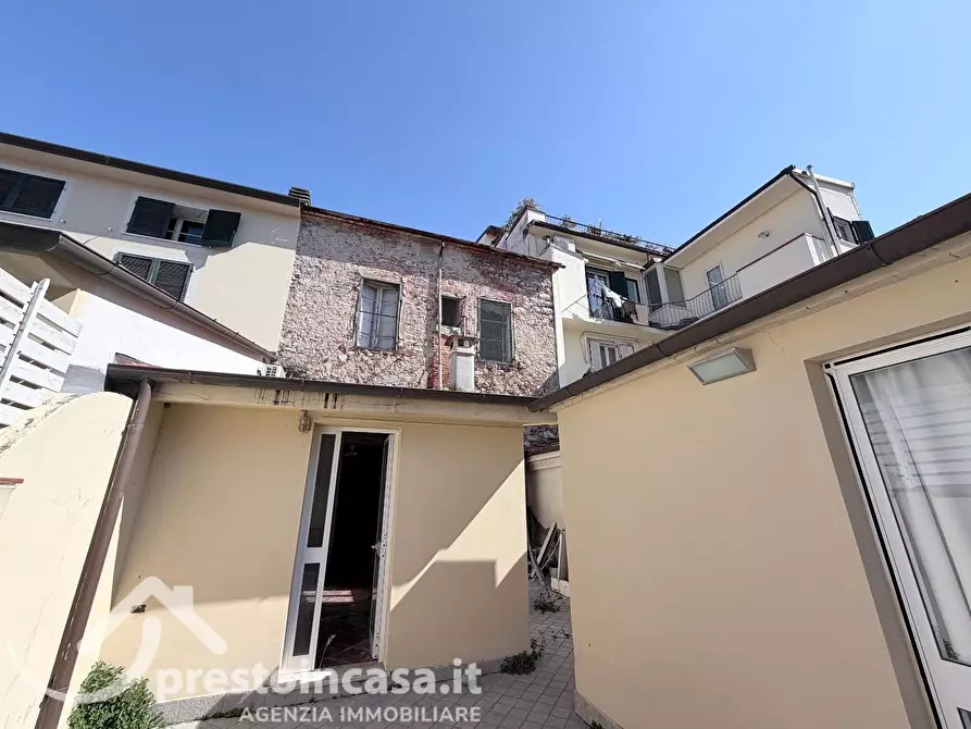 Immagine 20 di Villetta a schiera in vendita  a Viareggio