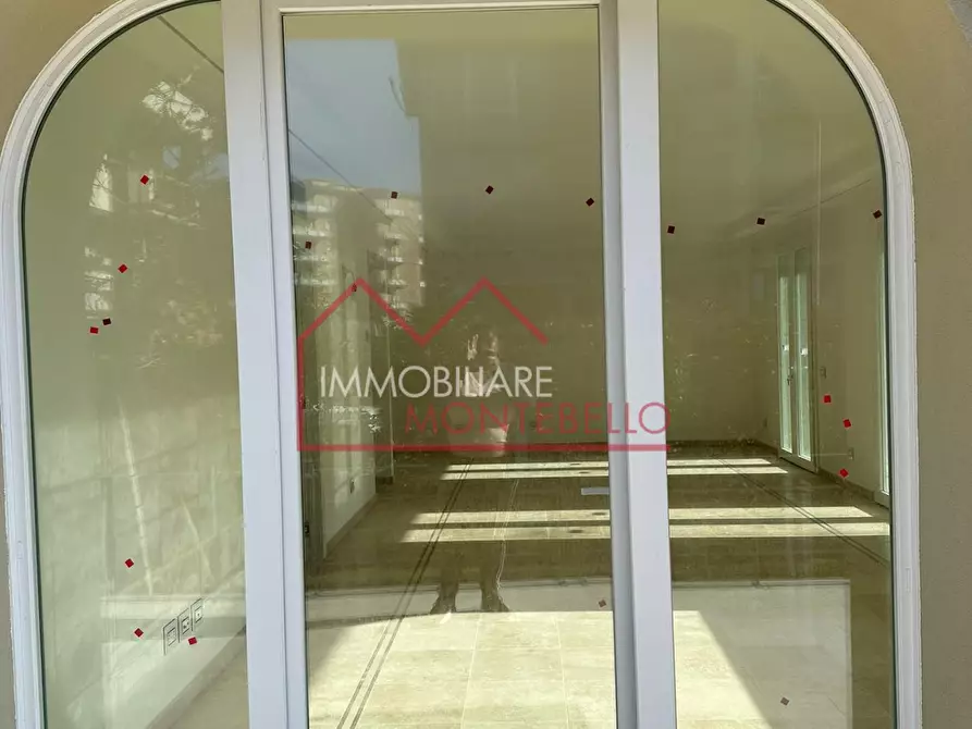 Immagine 4 di Appartamento in vendita  a Viareggio