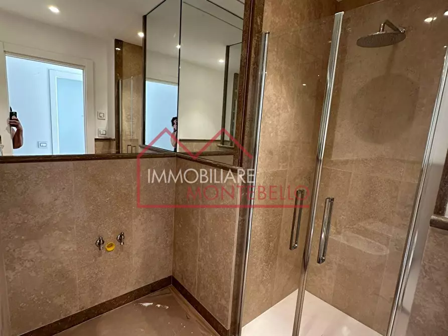 Immagine 6 di Appartamento in vendita  a Viareggio