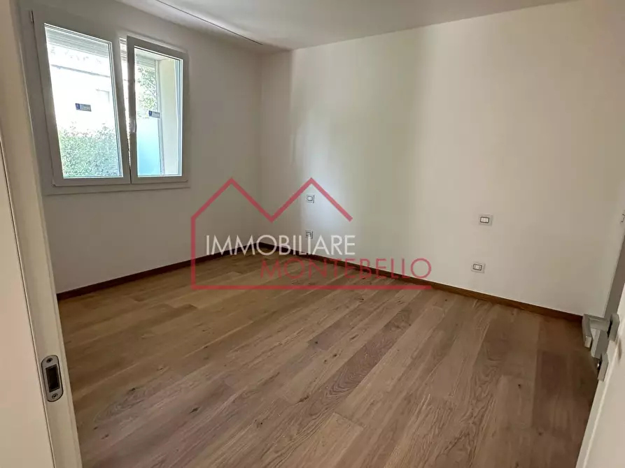 Immagine 5 di Appartamento in vendita  a Viareggio