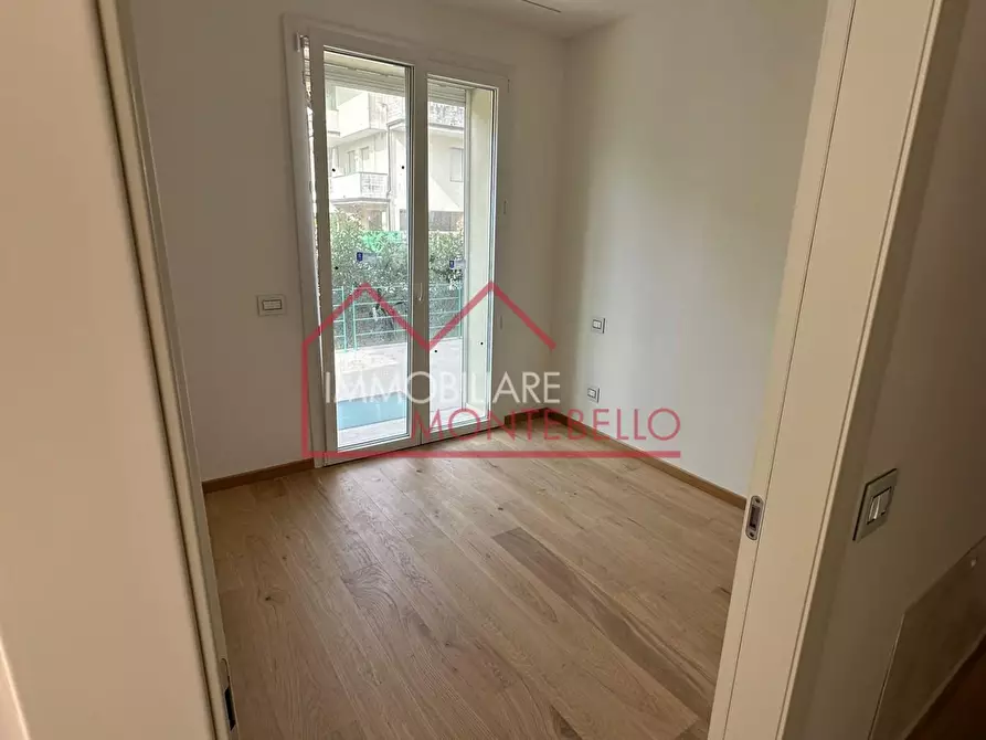 Immagine 14 di Appartamento in vendita  a Viareggio