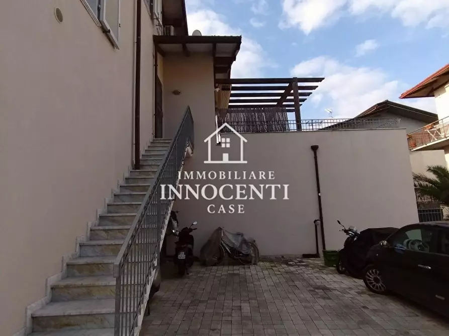 Immagine 2 di Appartamento in vendita  a Massa