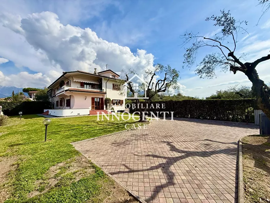 Immagine 22 di Casa bifamiliare in vendita  a Massa