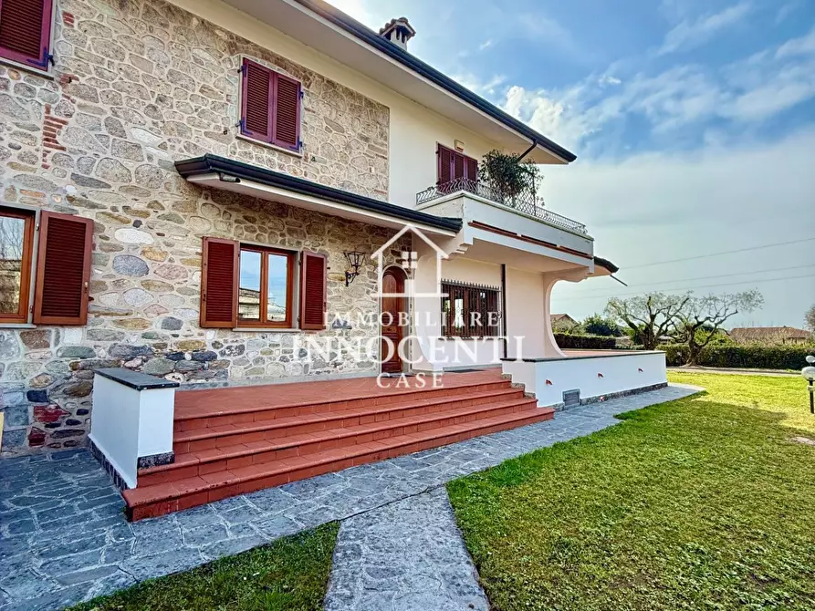 Immagine 5 di Casa bifamiliare in vendita  a Massa