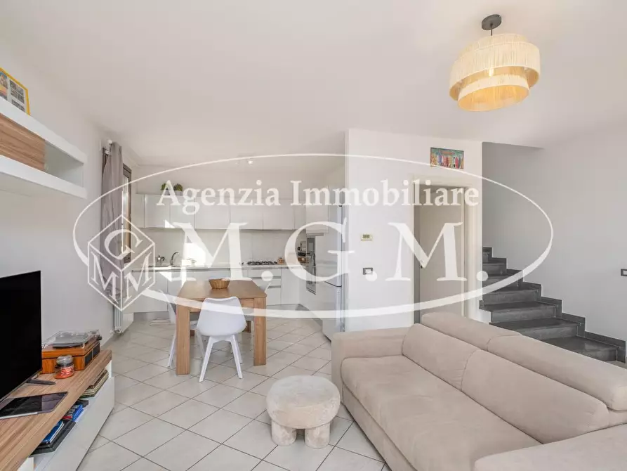 Immagine 10 di Casa trifamiliare in vendita  a Bientina