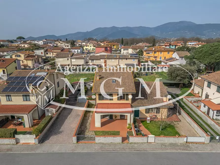 Immagine 31 di Casa trifamiliare in vendita  a Bientina