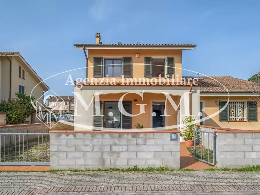 Immagine 33 di Casa trifamiliare in vendita  a Bientina