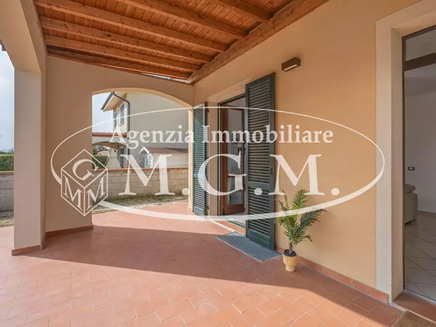 Immagine 5 di Casa trifamiliare in vendita  a Bientina