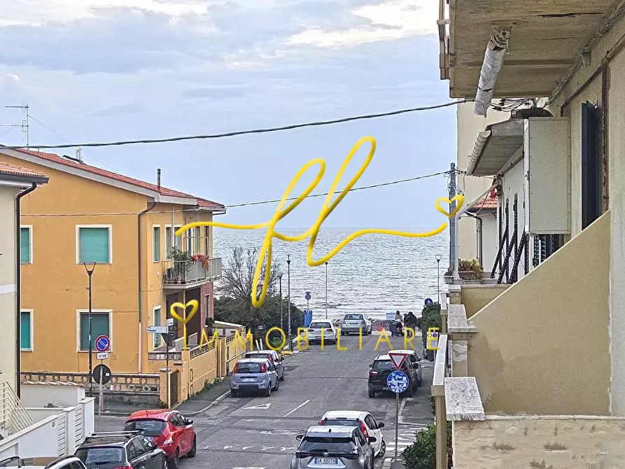 Immagine 11 di Appartamento in vendita  a Rosignano Marittimo