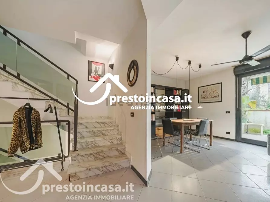 Immagine 2 di Casa bifamiliare in affitto  a Viareggio