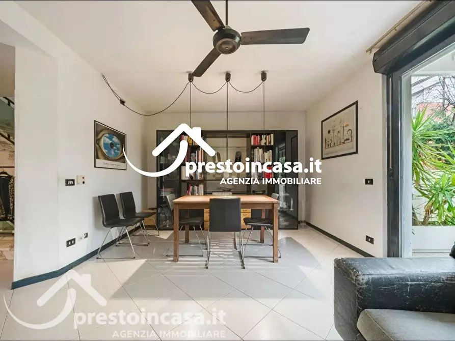 Immagine 1 di Casa bifamiliare in affitto  a Viareggio