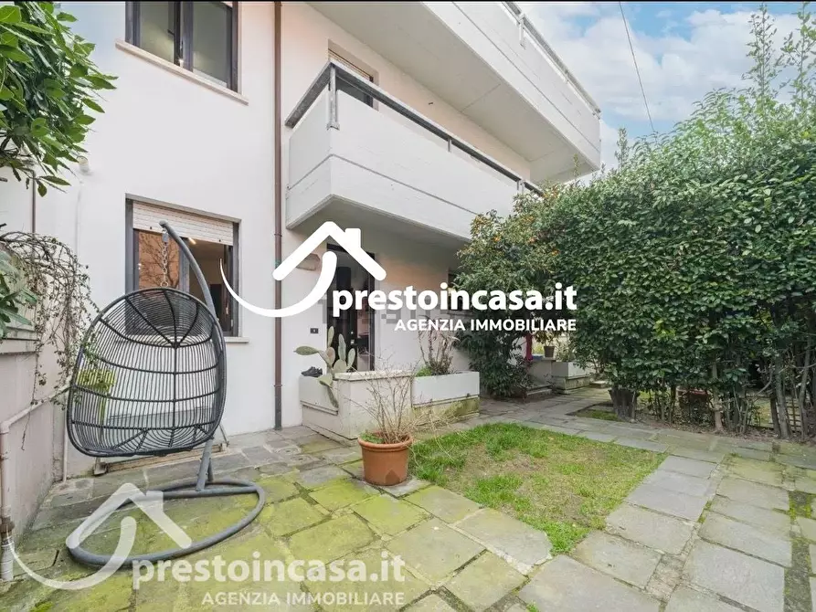 Immagine 27 di Casa bifamiliare in affitto  a Viareggio