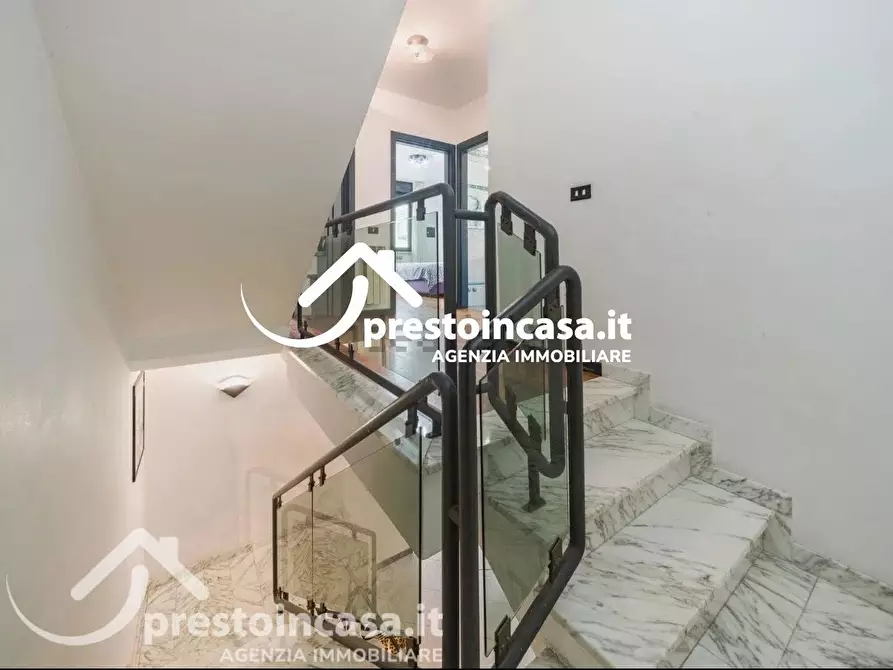 Immagine 13 di Casa bifamiliare in affitto  a Viareggio