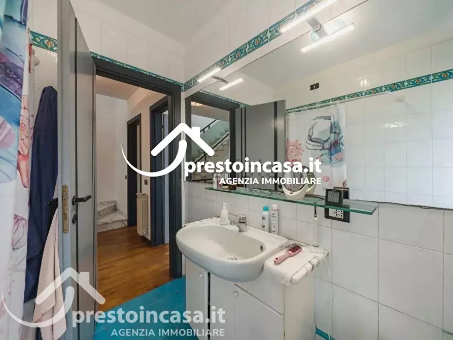 Immagine 22 di Casa bifamiliare in affitto  a Viareggio